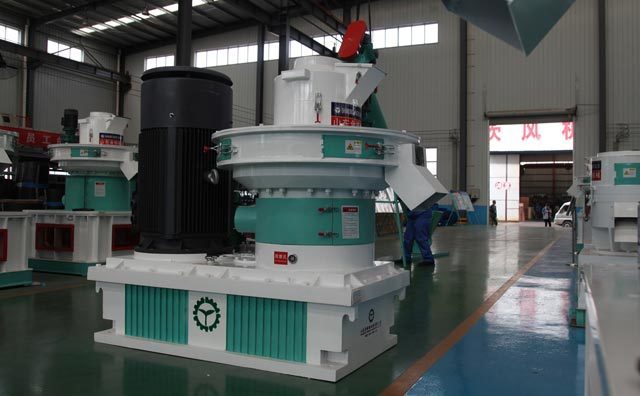 秸稈燃料顆粒機(jī) 秸稈燃料顆粒機(jī)