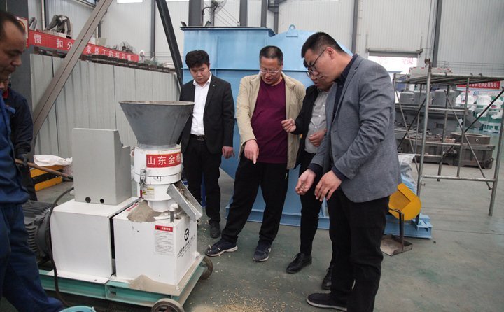威海老總對秸稈顆粒機設(shè)備的詳細了解