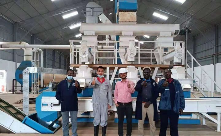 烏干達秸稈顆粒機調試成功