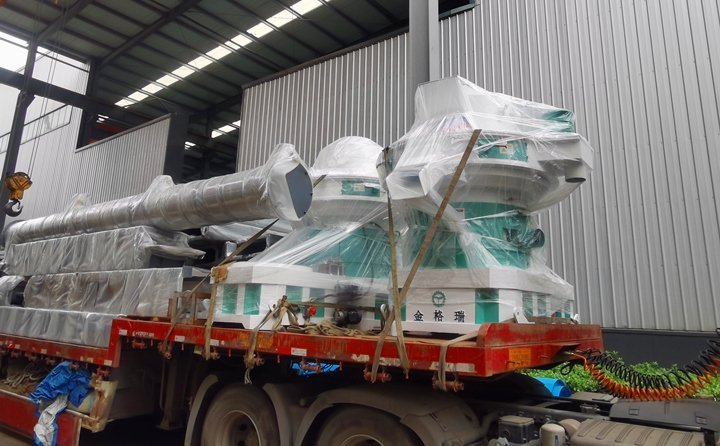 濱州年產(chǎn)8萬噸秸稈顆粒機(jī)生產(chǎn)線設(shè)備發(fā)貨 濱州年產(chǎn)8萬噸秸稈顆粒機(jī)生產(chǎn)線設(shè)備發(fā)貨