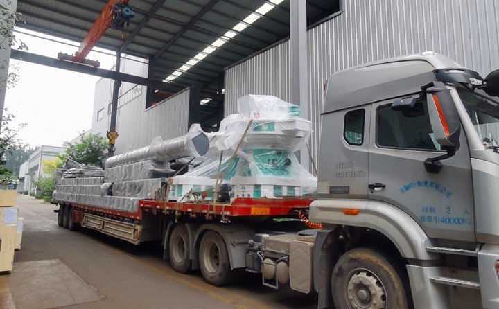 濱州年產(chǎn)8萬噸秸稈顆粒機(jī)生產(chǎn)線設(shè)備發(fā)貨 濱州年產(chǎn)8萬噸秸稈顆粒機(jī)生產(chǎn)線設(shè)備發(fā)貨