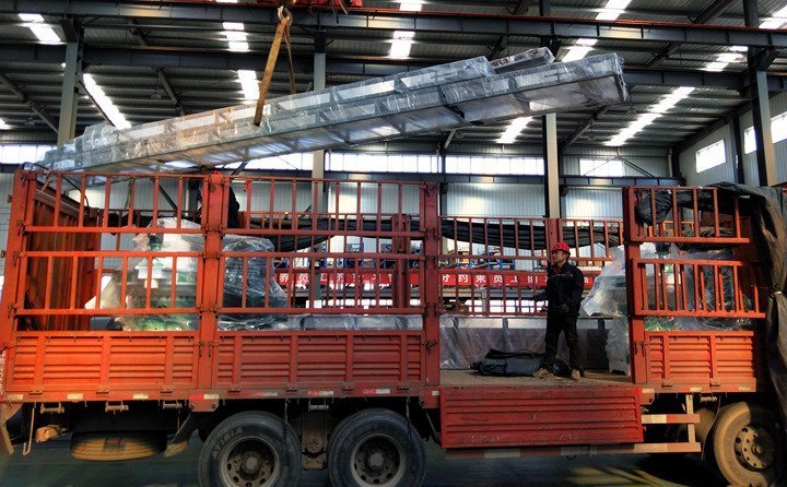 2臺660型號玉米秸稈顆粒機+生物質取暖爐發往河南 2臺660型號玉米秸稈顆粒機+生物質取暖爐發往河南