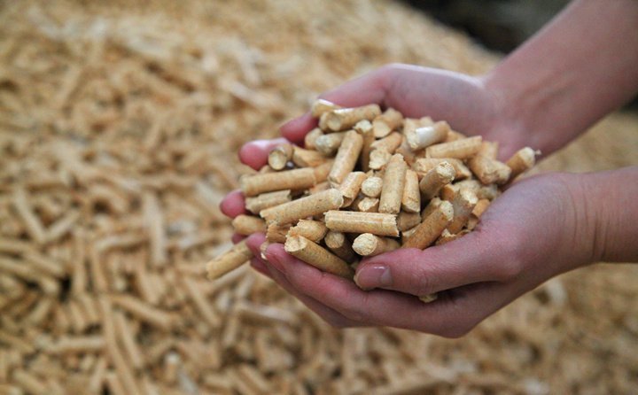 今年吉林省推動(dòng)秸稈原料化、燃料化、肥料化、飼料化和基料化模式綜合利用。“秸稈革命”正在深刻改變今年的秋收工作